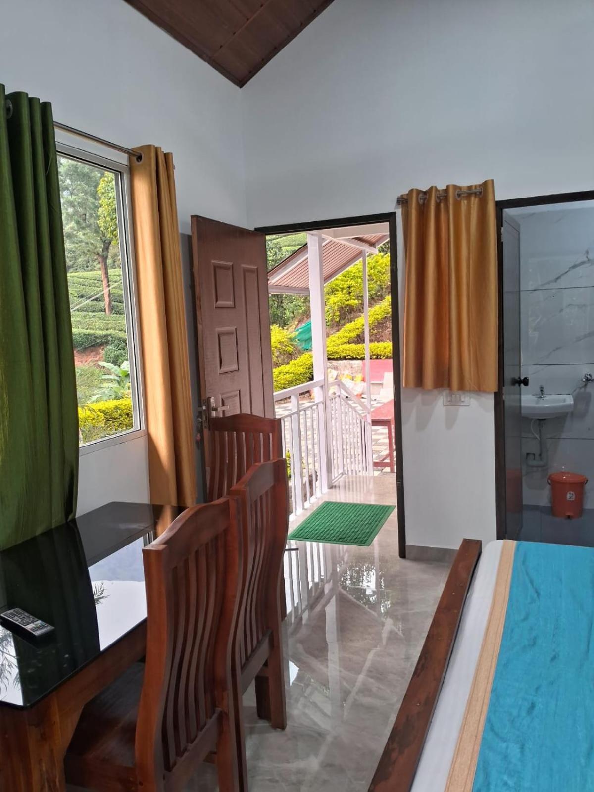 Blackcherry Munnar Bagian luar foto