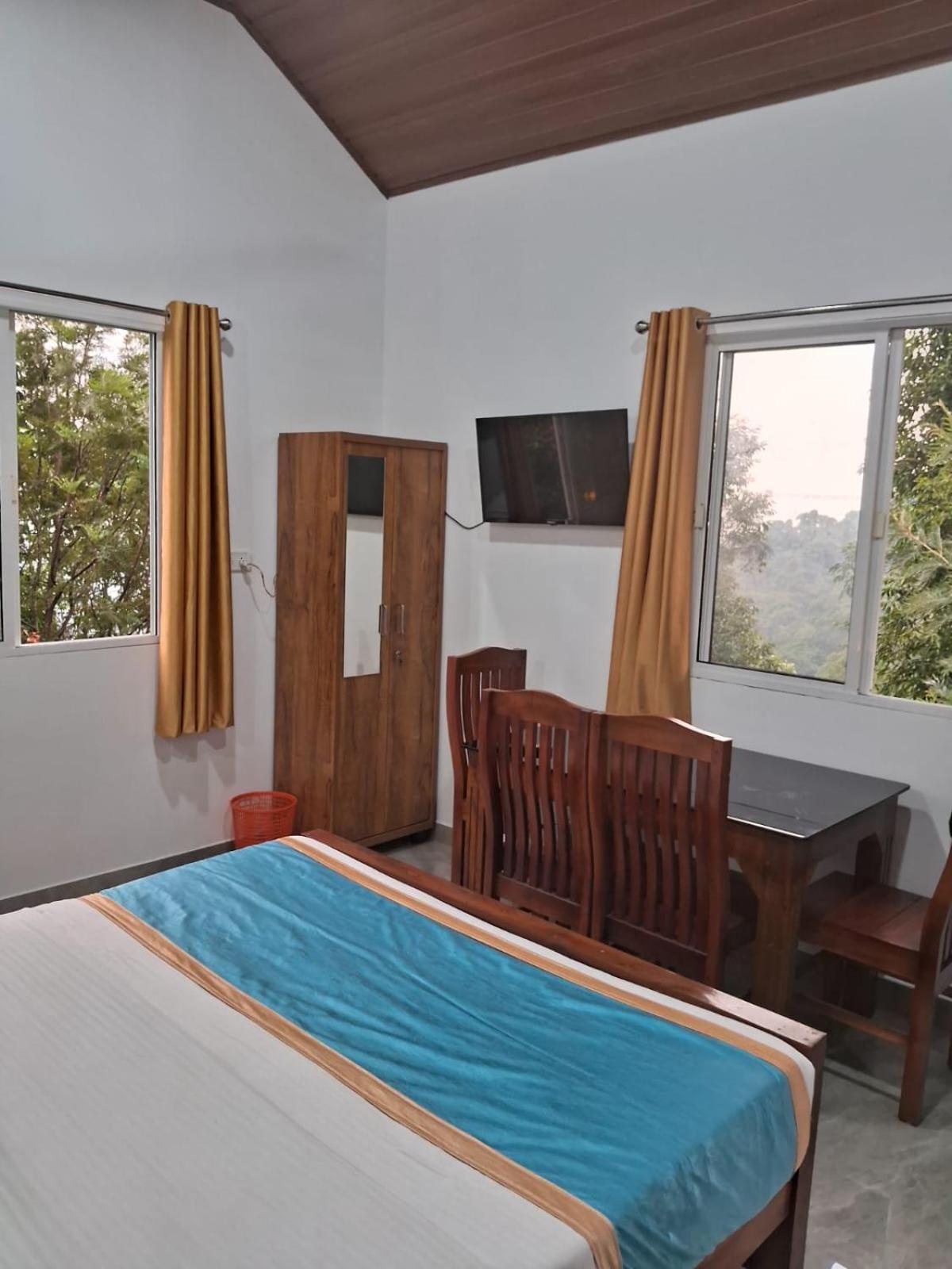 Blackcherry Munnar Bagian luar foto